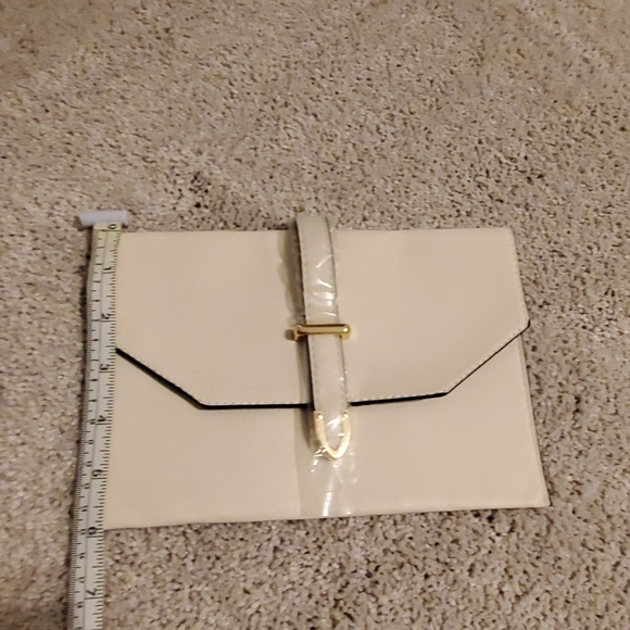 NWOT Isabelle  Clutch Purse - Picture 5 of 5